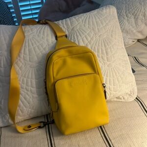 Coach crossbody men or women